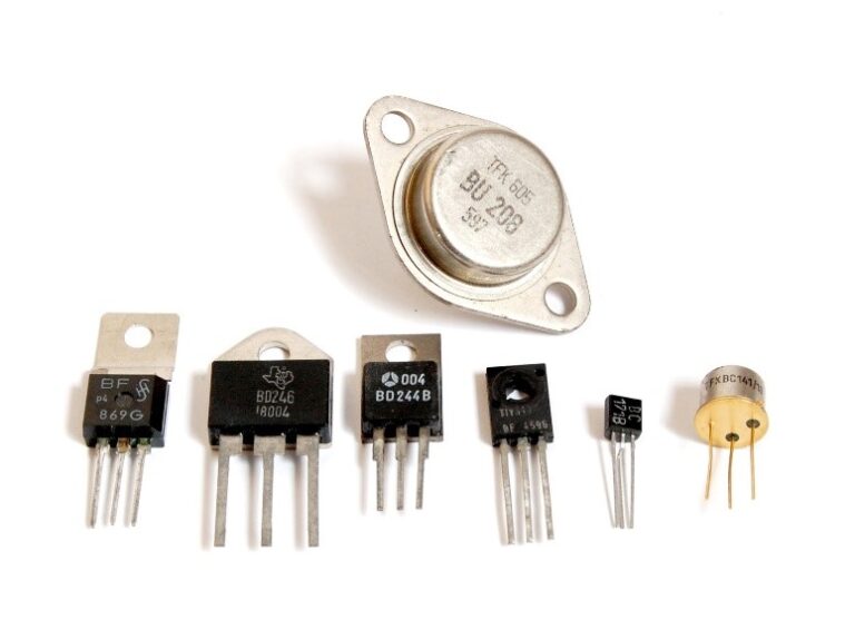 Transistor Pengertian, Cara Kerja, Fungsi, dan Jenisnya